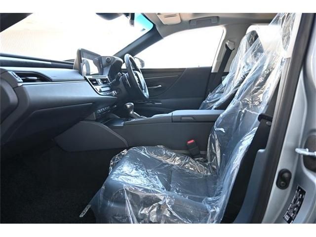 TOYOTA LEXUS ES300H 2022 Image 31