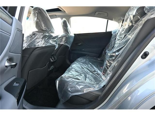 TOYOTA LEXUS ES300H 2022 Image 31