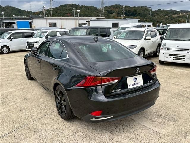 TOYOTA LEXUS IS300H 2016 Image 31