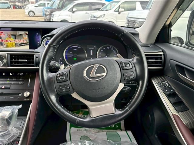 TOYOTA LEXUS IS300H 2016 Image 31