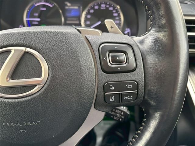 TOYOTA LEXUS IS300H 2016 Image 31