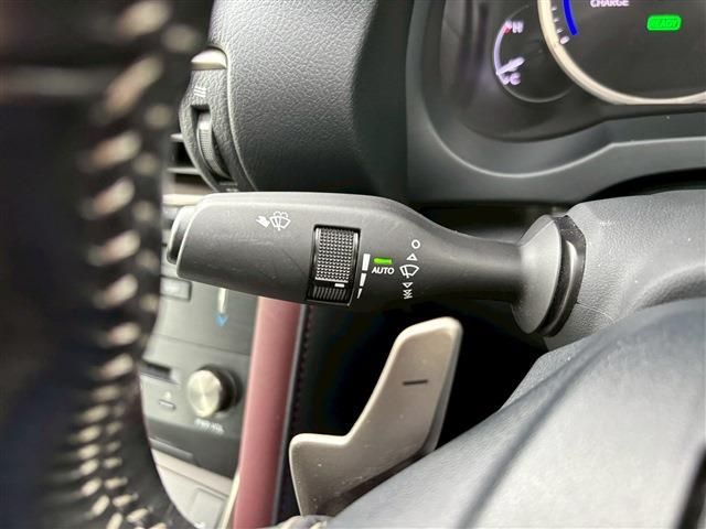 TOYOTA LEXUS IS300H 2016 Image 31