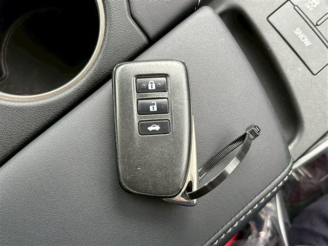 TOYOTA LEXUS IS300H 2016 Image 31