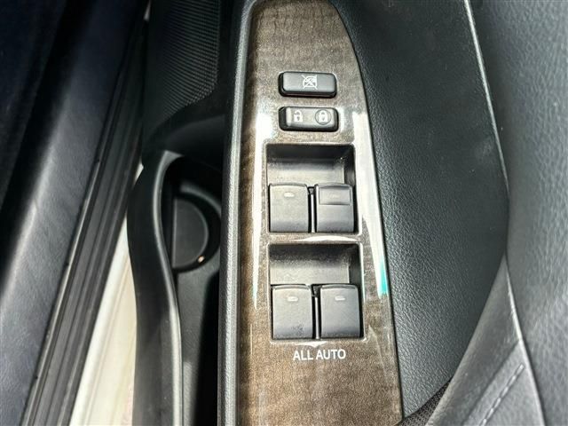 TOYOTA MARK X 2015 Image 31