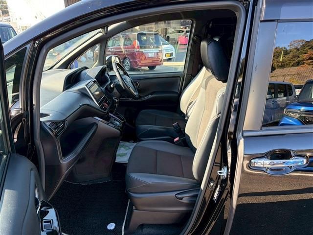 TOYOTA NOAH 2021 Image 31