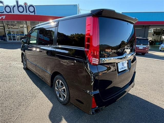 TOYOTA NOAH 2021 Image 31