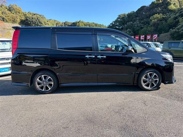 TOYOTA NOAH 2021 Image 31