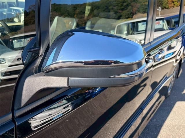 TOYOTA NOAH 2021 Image 31