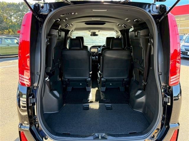 TOYOTA NOAH 2021 Image 31