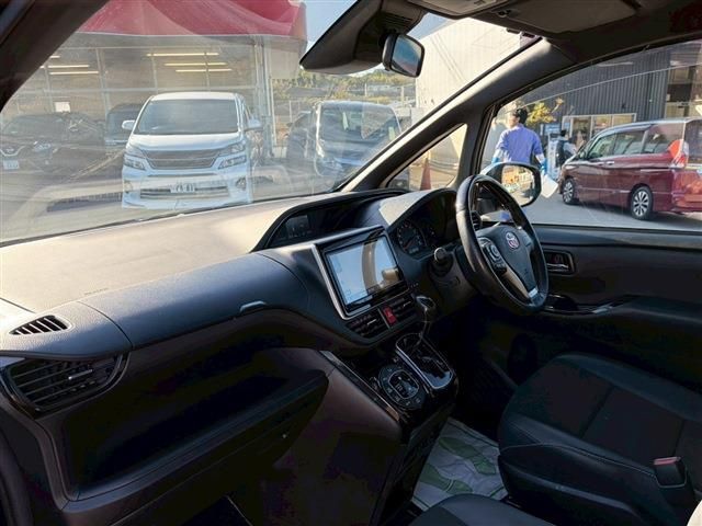 TOYOTA NOAH 2021 Image 31