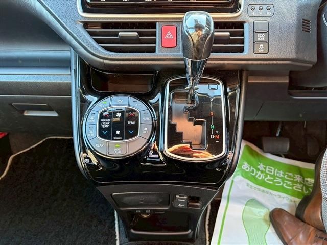 TOYOTA NOAH 2021 Image 31