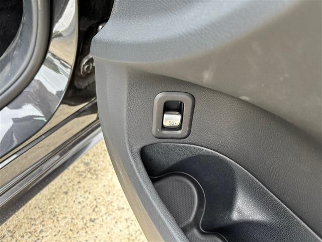 MERCEDES BENZ C CLAS 2021 Image 31