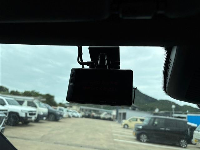 MERCEDES BENZ C CLAS 2021 Image 31