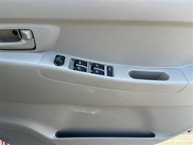 TOYOTA PIXIS SPACE 2016 Image 31