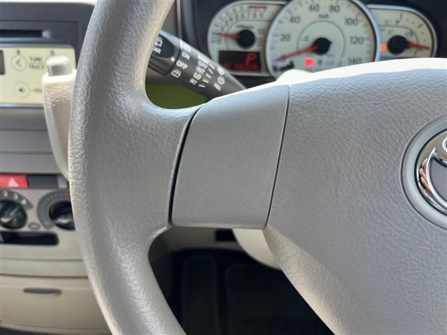 TOYOTA PIXIS SPACE 2016 Image 31