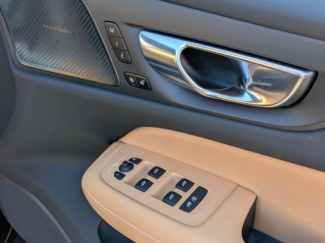 VOLVO V60 CROSS COUN 2024 Image 31