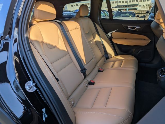 VOLVO V60 CROSS COUN 2024 Image 31