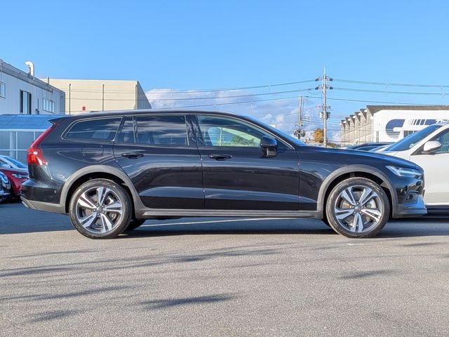 VOLVO V60 CROSS COUN 2024 Image 31