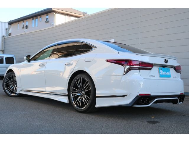 TOYOTA LEXUS LS500 2019 Image 31