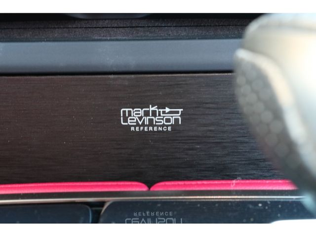 TOYOTA LEXUS LS500 2019 Image 31