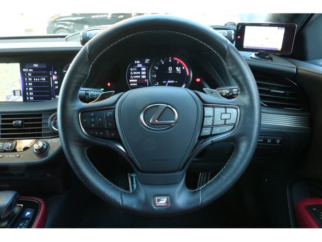 TOYOTA LEXUS LS500 2019 Image 31