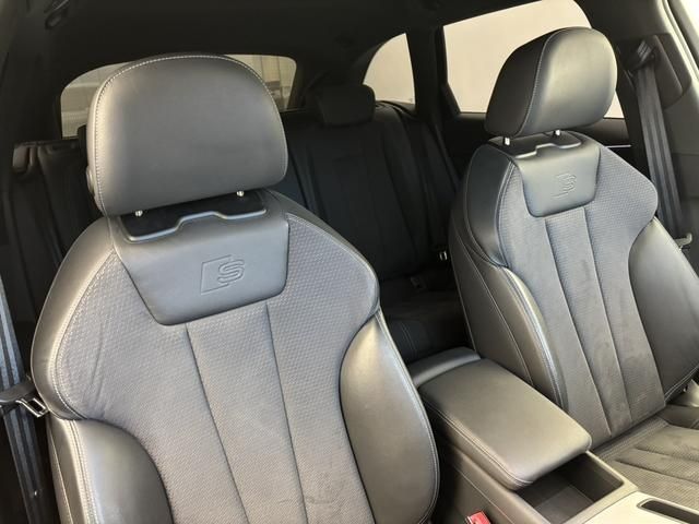 AUDI A4 AVANT 2023 Image 31