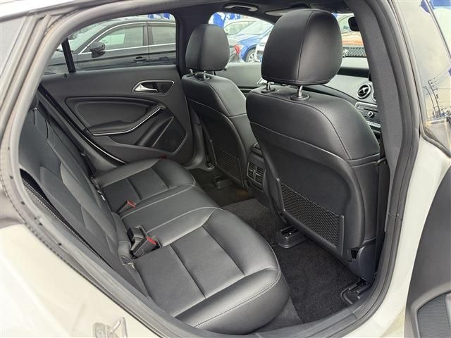 MERCEDES BENZ CLA SH 2018 Image 31