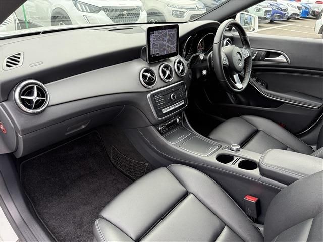MERCEDES BENZ CLA SH 2018 Image 31
