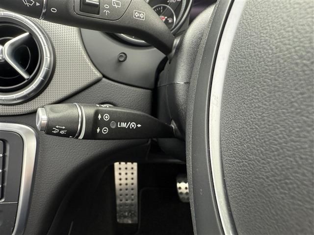 MERCEDES BENZ CLA SH 2018 Image 31