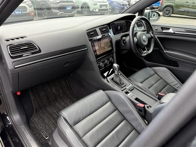 VOLKSWAGEN GOLF R 2017 Image 31