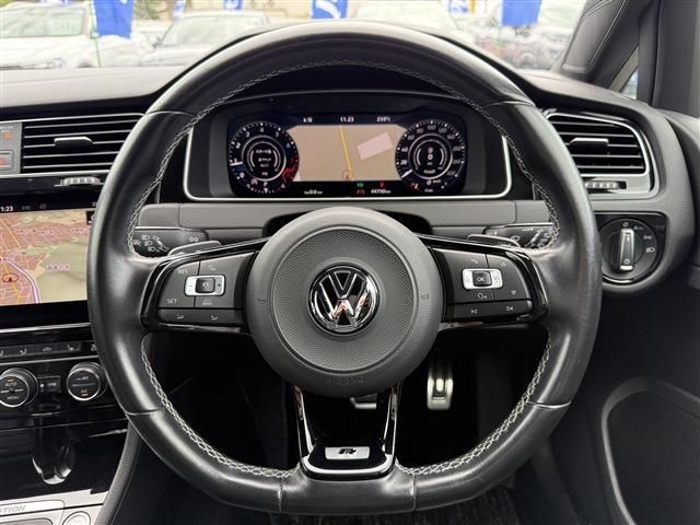 VOLKSWAGEN GOLF R 2017 Image 31