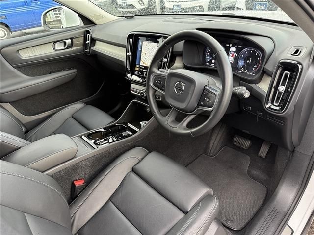 VOLVO XC40 2018 Image 31