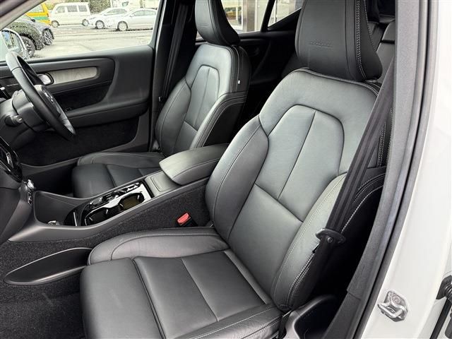 VOLVO XC40 2018 Image 31