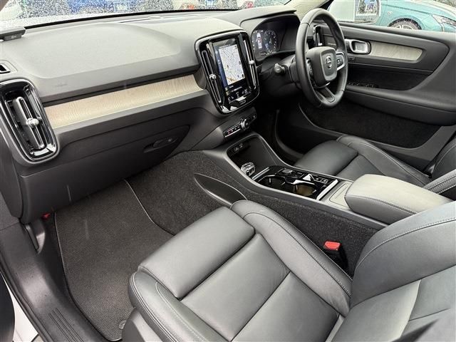 VOLVO XC40 2018 Image 31