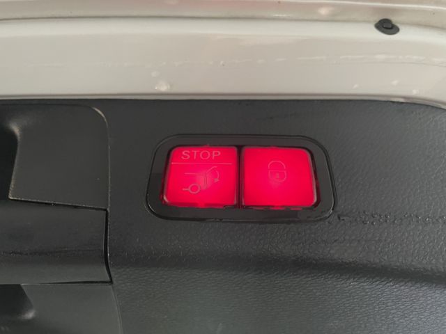 MERCEDES BENZ C CLAS 2018 Image 31