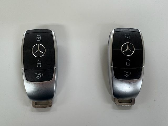 MERCEDES BENZ C CLAS 2018 Image 31