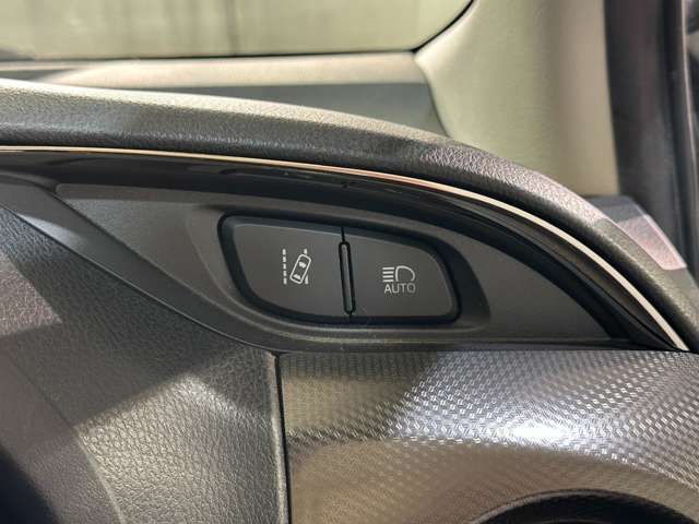 TOYOTA VITZ 2016 Image 31