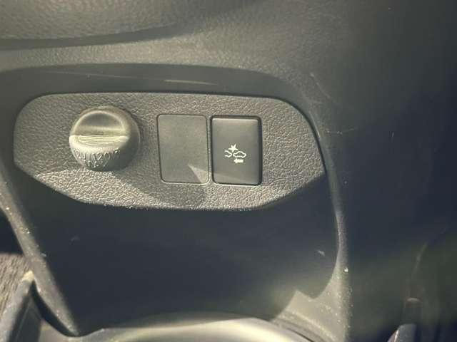 TOYOTA VITZ 2016 Image 31