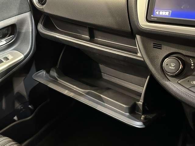 TOYOTA VITZ 2016 Image 31