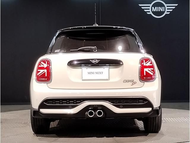 BMW MINI COOPER SD 5DOOR 2021 Image 31