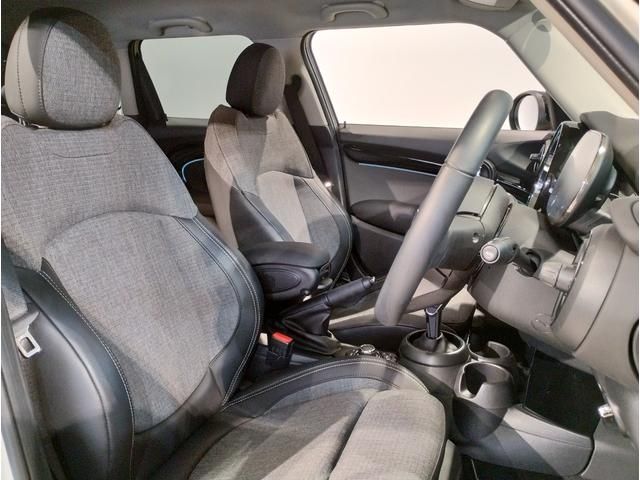 BMW MINI COOPER SD 5DOOR 2021 Image 31