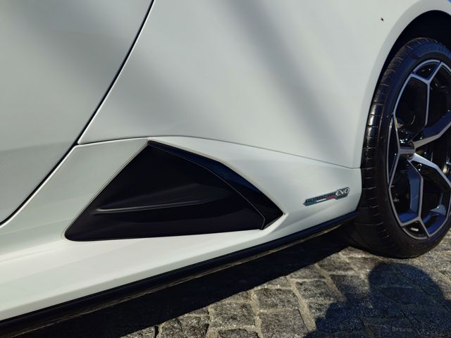 LAMBORGHINI HURACAN 2022 Image 31