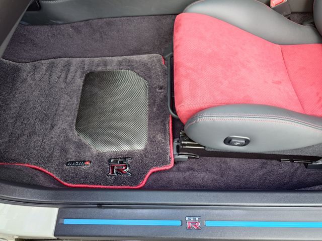NISSAN GT-R 2019 Image 31