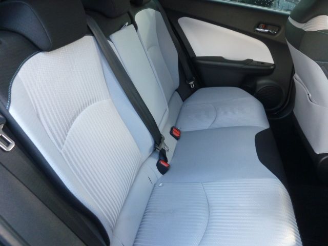 TOYOTA PRIUS 4WD 2019 Image 31