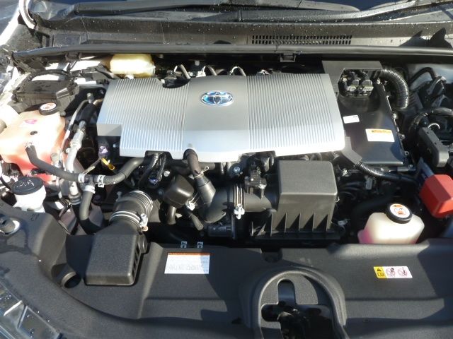 TOYOTA PRIUS 4WD 2019 Image 31