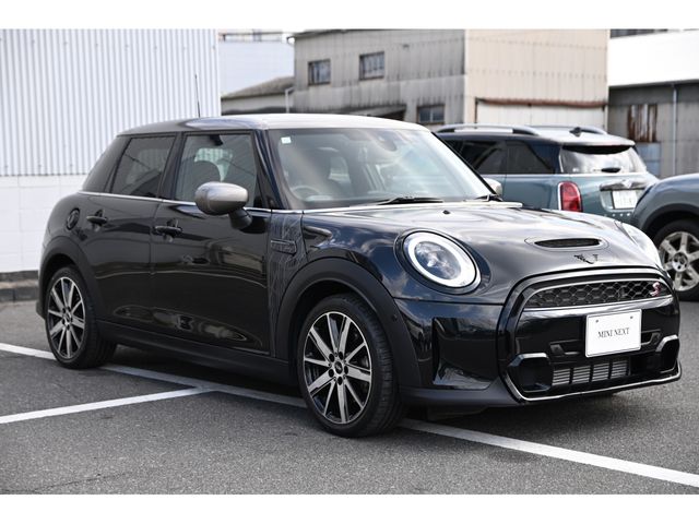 BMW MINI COOPER S 5DOOR 2023 Image 31