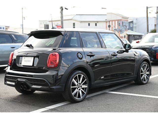 BMW MINI COOPER S 5DOOR 2023 Image 31