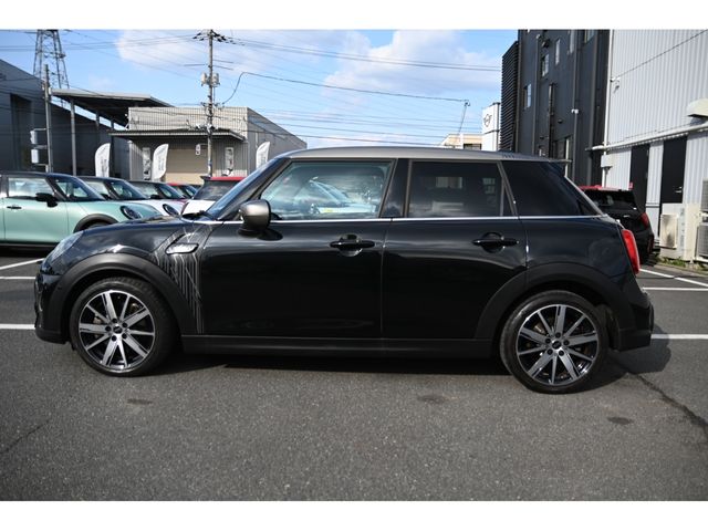BMW MINI COOPER S 5DOOR 2023 Image 31