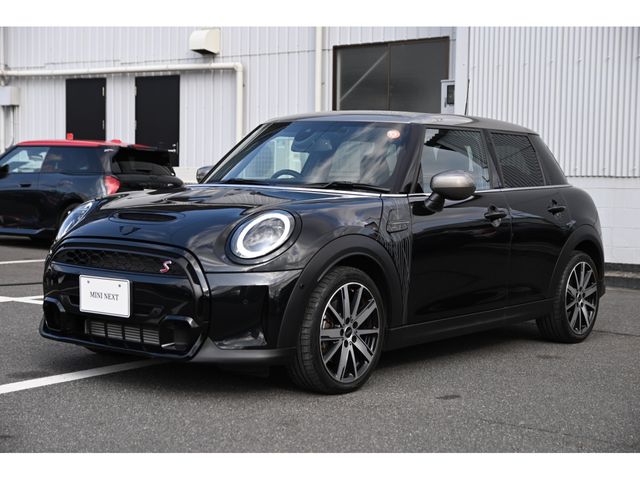 BMW MINI COOPER S 5DOOR 2023 Image 31