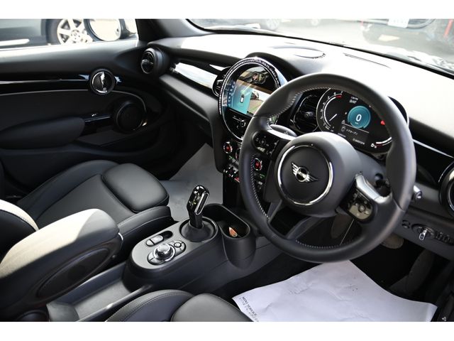 BMW MINI COOPER S 5DOOR 2023 Image 31